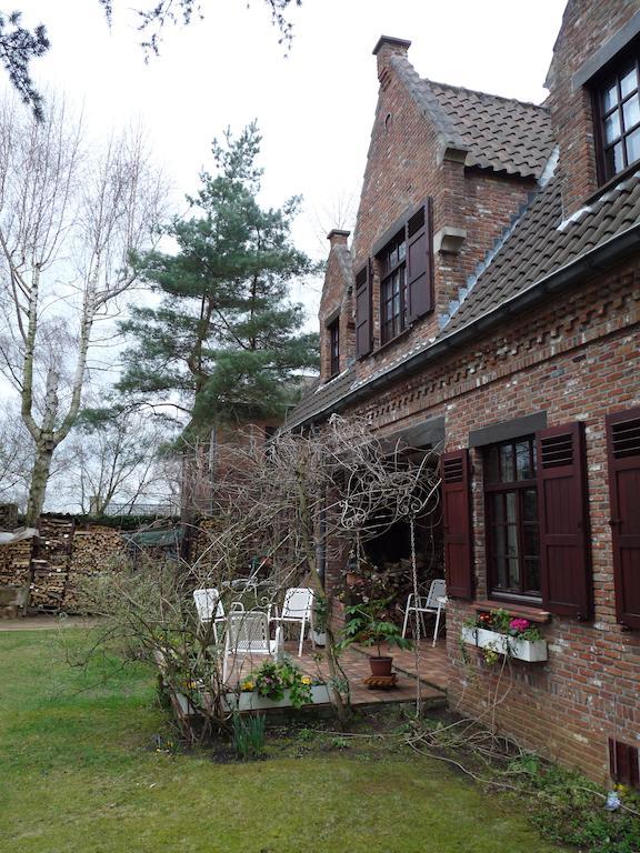 B&B 'T Nieuw Lijsternest Wezembeek-Oppem Exteriör bild