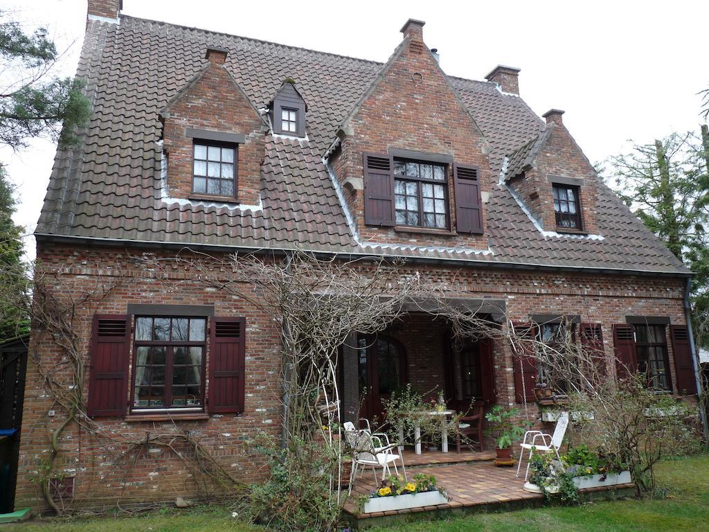 B&B 'T Nieuw Lijsternest Wezembeek-Oppem Exteriör bild